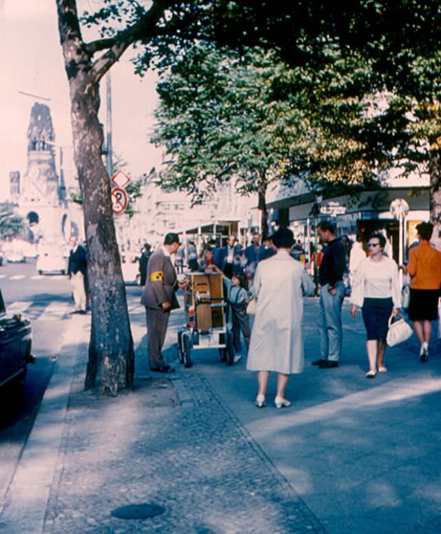 #129 Kurfürstendamm and Leierkasten Player, Berlin, Germany, 1960s