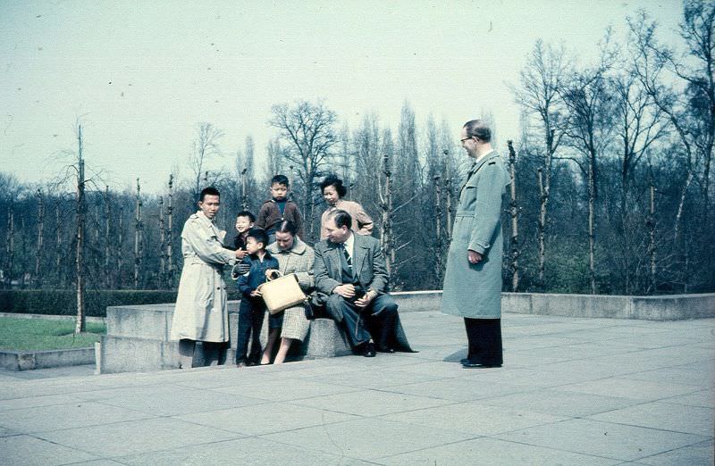 #210 Family outing in Treptow Park, Berlin