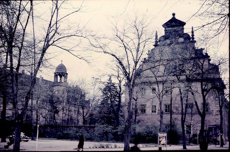 #243 Wittenberg, Lutherhaus (to the left)
