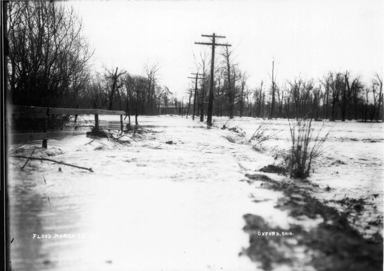 #39 Rush of water during Oxford flood, 1913.