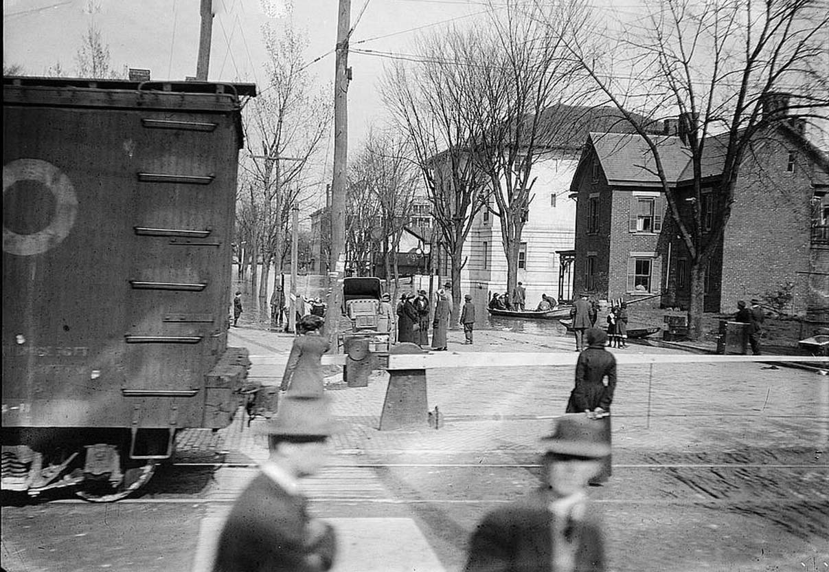 #7 Flood in Cincinnati, 1913.