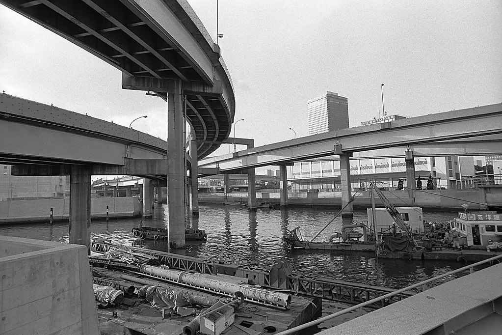 #37 Hamasaki-bashi Junction around Hinode, Minato City, Tokyo Metropolis, Japan. 1980.