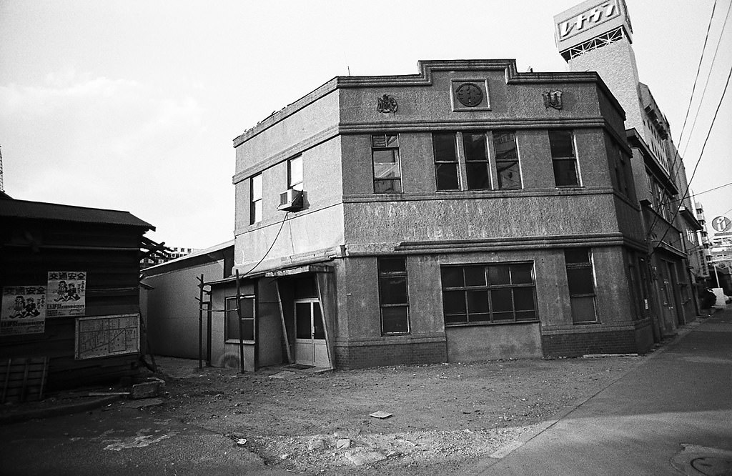 #45 Hinode, Minato City, Tokyo Metropolis, Japan. 1980.