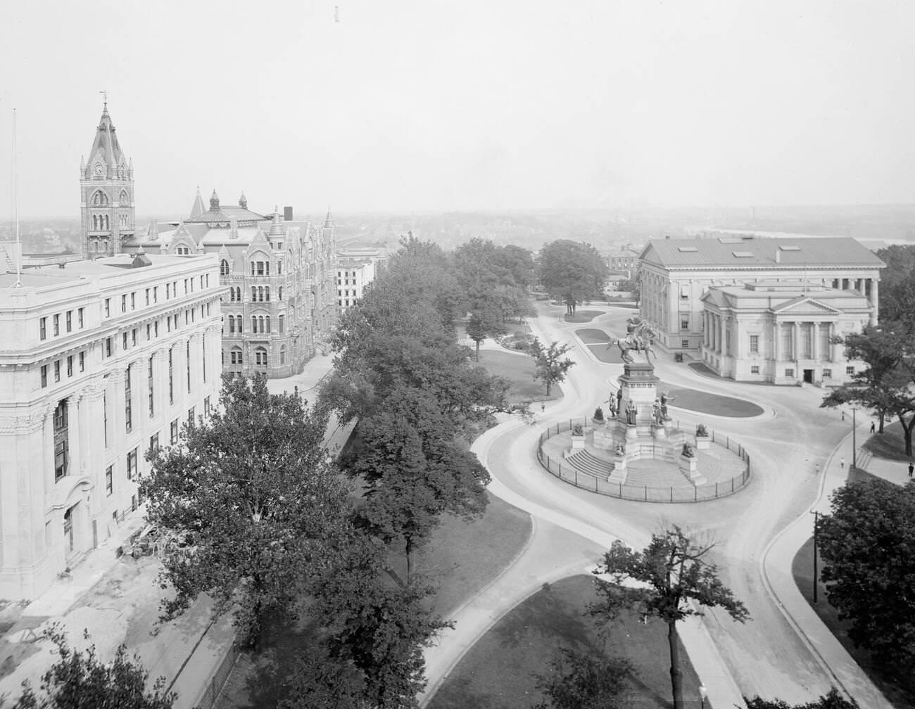 #38 East from Hotel Richmond, Richmond, 1910s
