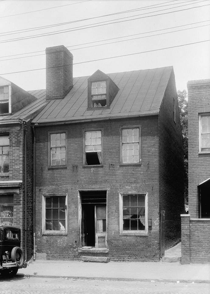 #13 2416 East Main Street (House), Richmond, 1940s