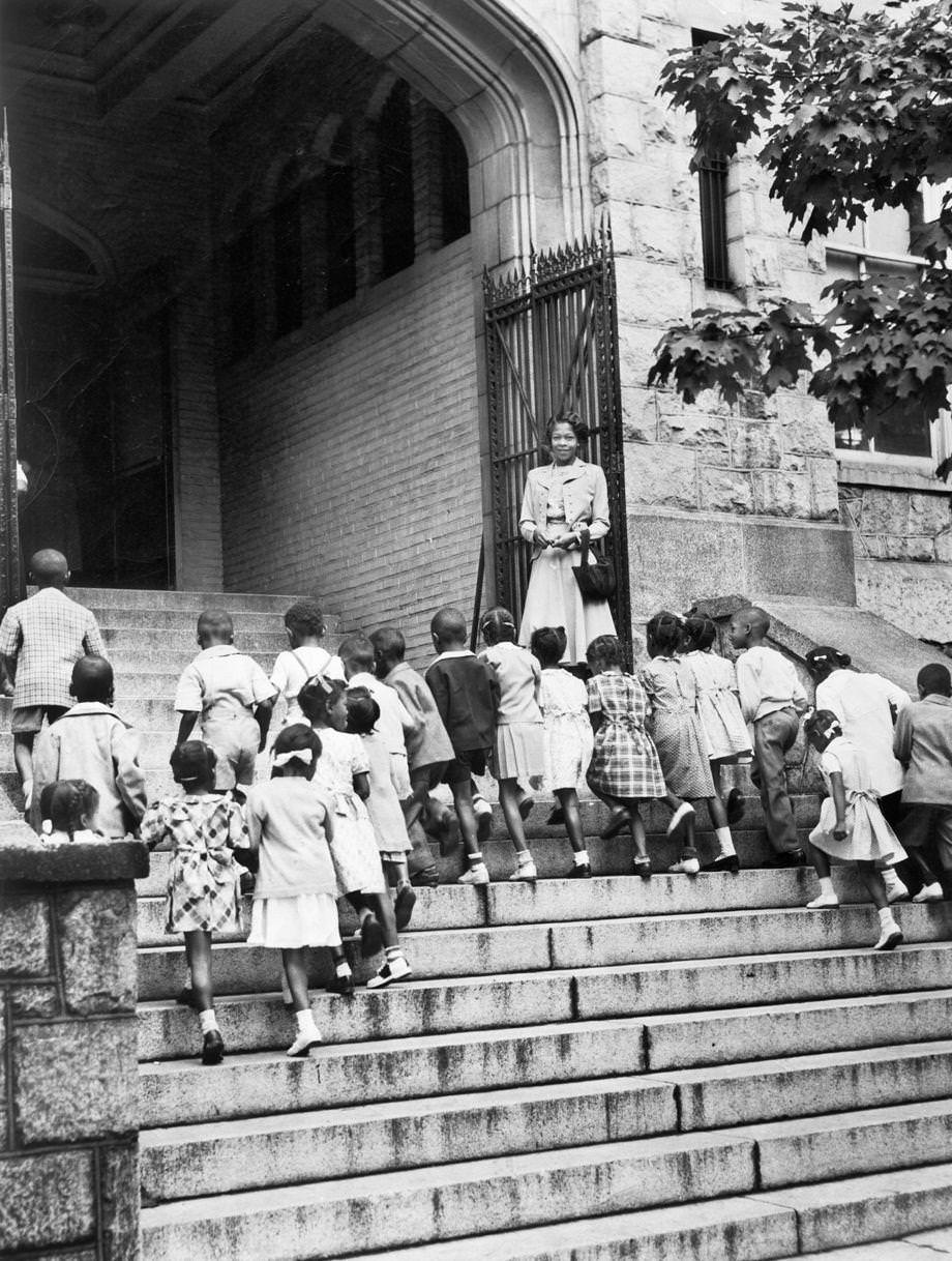 #76 The first pupils entered the Bowler School, 1948.