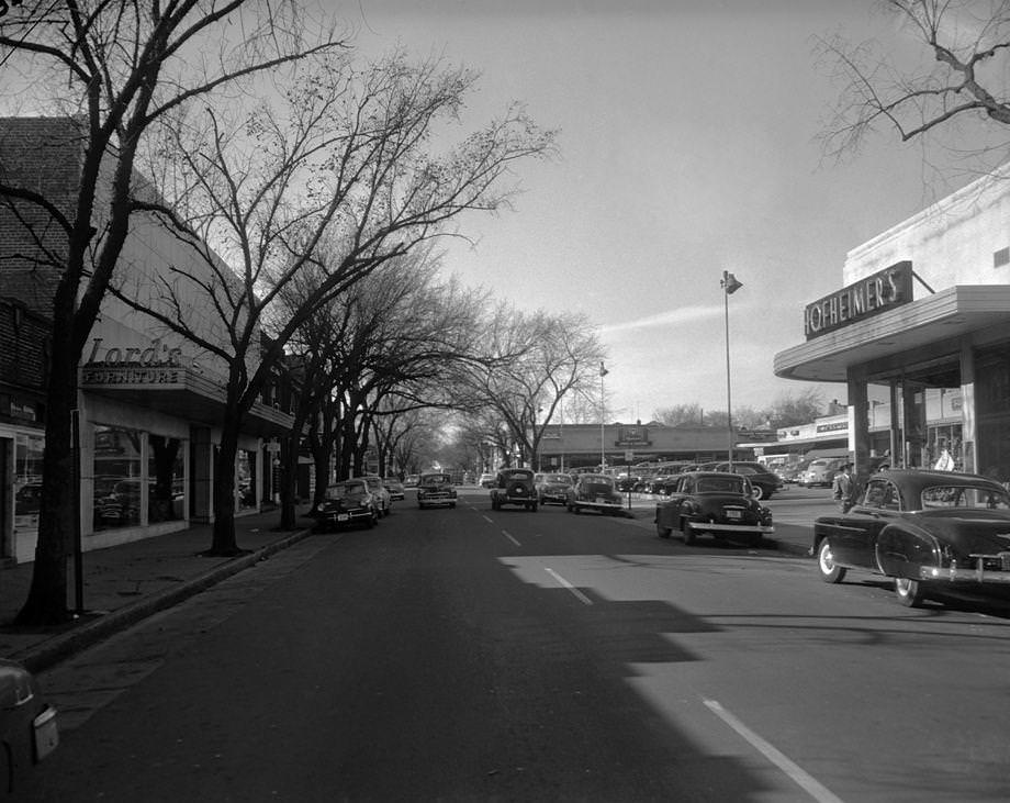 #127 The 3100 block of West Cary Street shows Lord’s Furniture and Hofheimer’s shoe store, 1951.