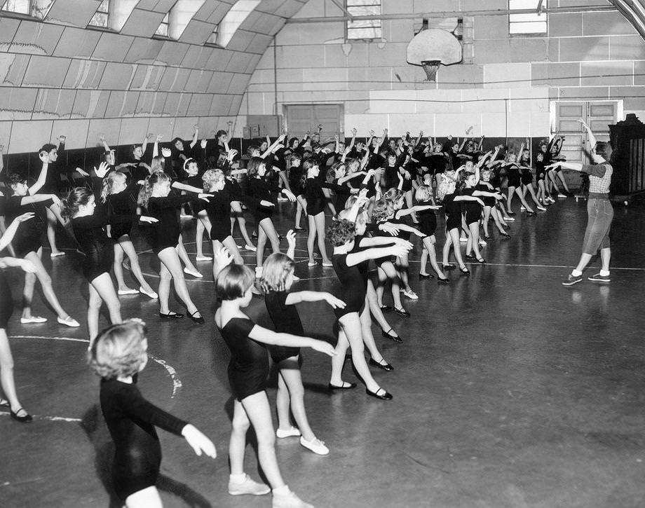 #41 Dot Perkins led a dance class in “the hut” at the Powhatan Hill playground in Richmond, 1957.