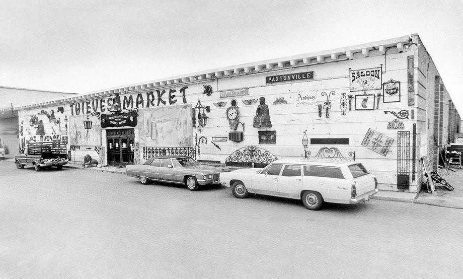#98 Thieves Market, an antiques store in Alexandria whose evocative exterior – featuring ironwork, statuary and more – hinted at its wide-ranging offerings inside, 1974.