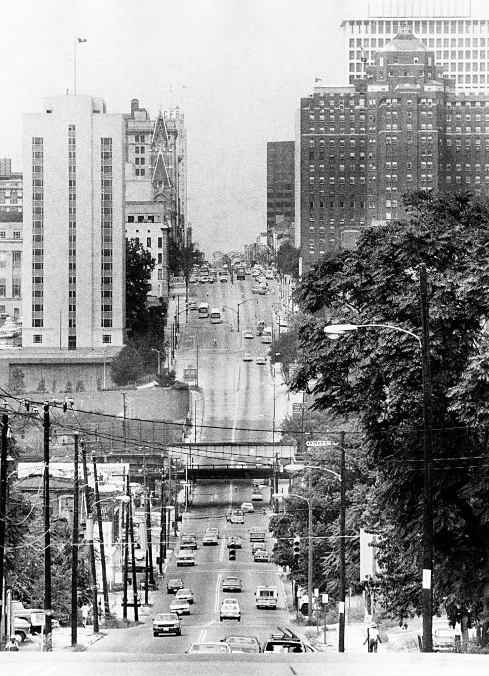 #88 East Broad Street looking west into downtown Richmond from Church Hill, 1988