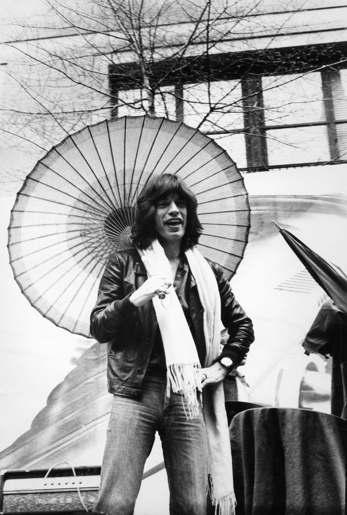 Mick Jagger announces the ‘Tour of the Americas ’75’ on a flatbed truck on 5th Avenue, New York, May 1975.