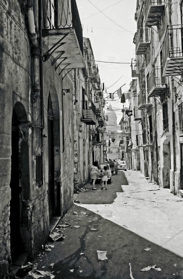 #31 Sad life, Palermo, Sicily, 1973