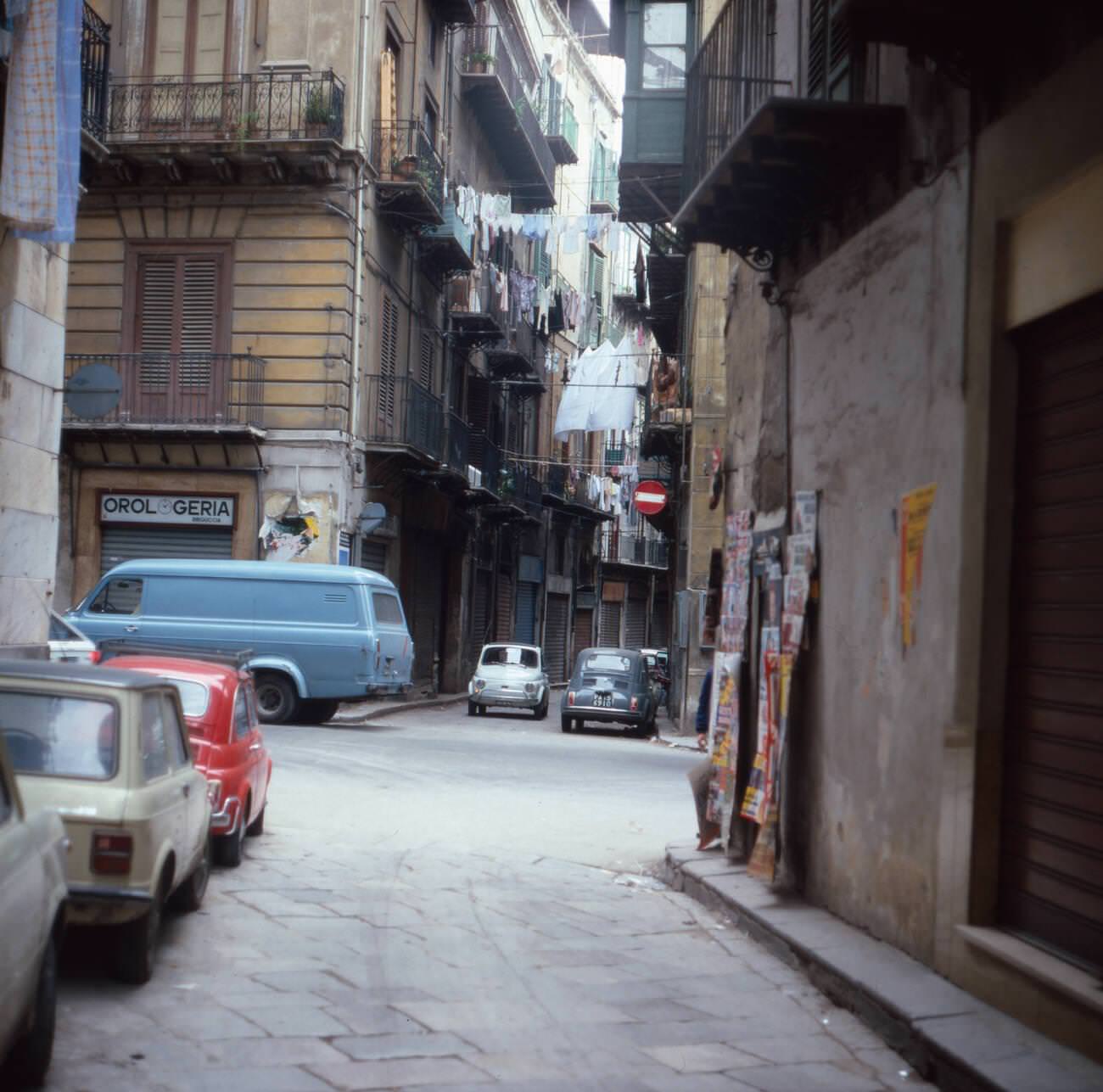 #73 Traffic in Palermo, Sicily, in the 1970s.