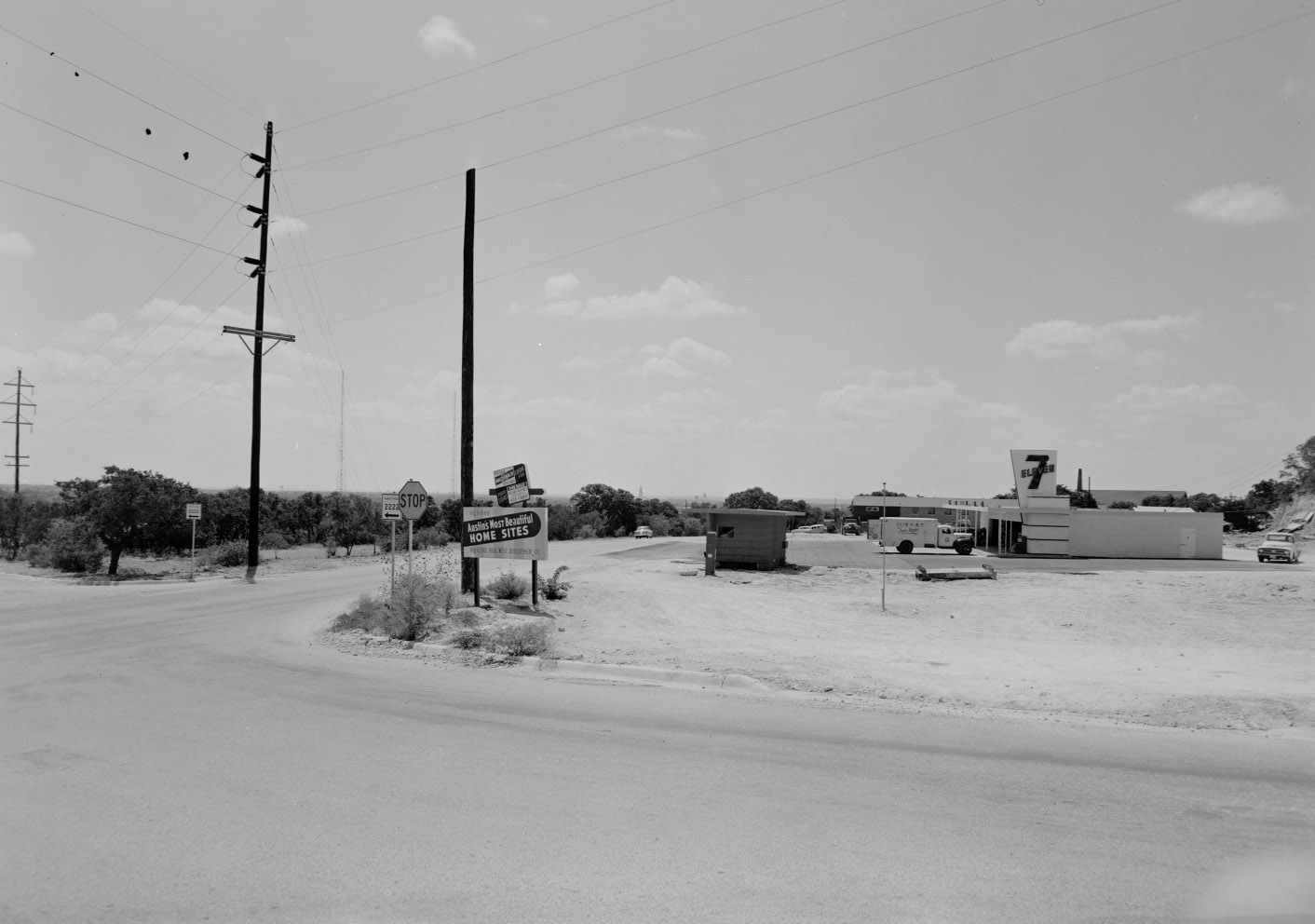#25 Ranch Road 2222 en Route to Home Sites, Features Early 7-Eleven, 1957