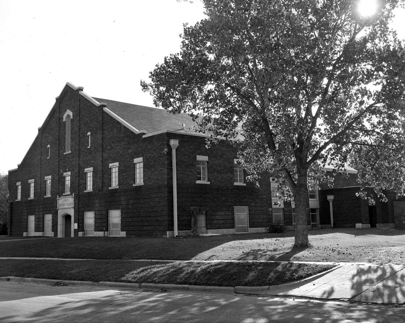 #70 First Baptist Church in Taylor, Texas with Tree, 1950