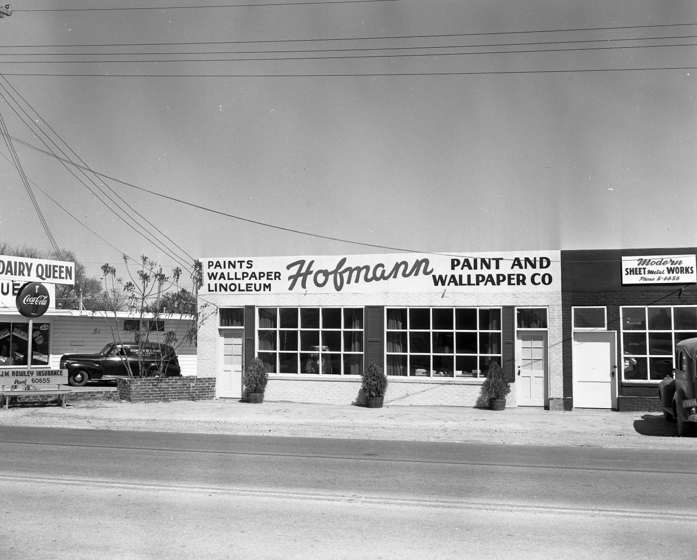 #94 Hoffmann Paint & Wallpaper Co. at 5429 Burnet Rd, 1955.