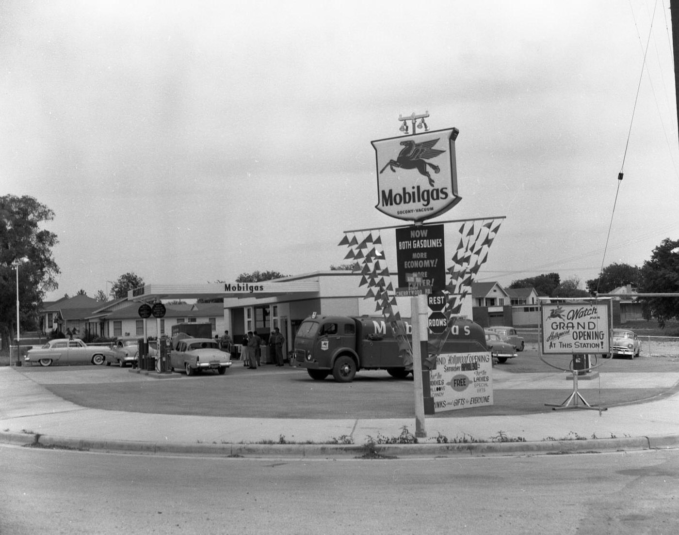 #116 New Magnolia Mobilgas Service Station at 2901 Cherrywood Rd, 1955.