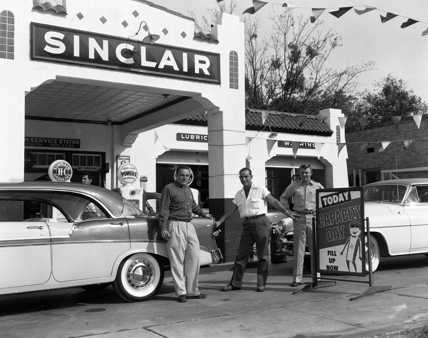 #107 J&M Sinclair Service Station, 1955.
