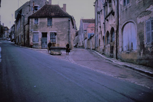 #124 People on street, Vezelay, France, 1963