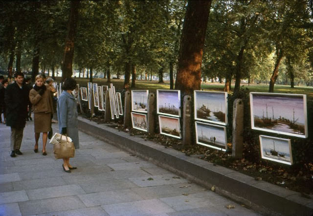 #60 Piccadilly Art Market, Green Park, London, England, 1965
