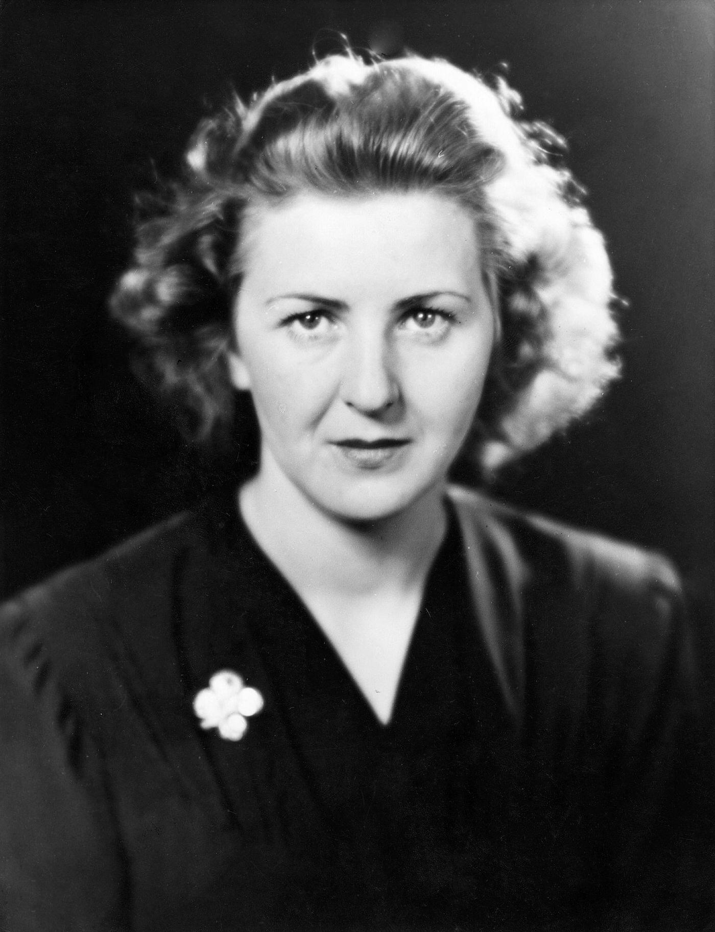 #30 Eva Braun, 1944