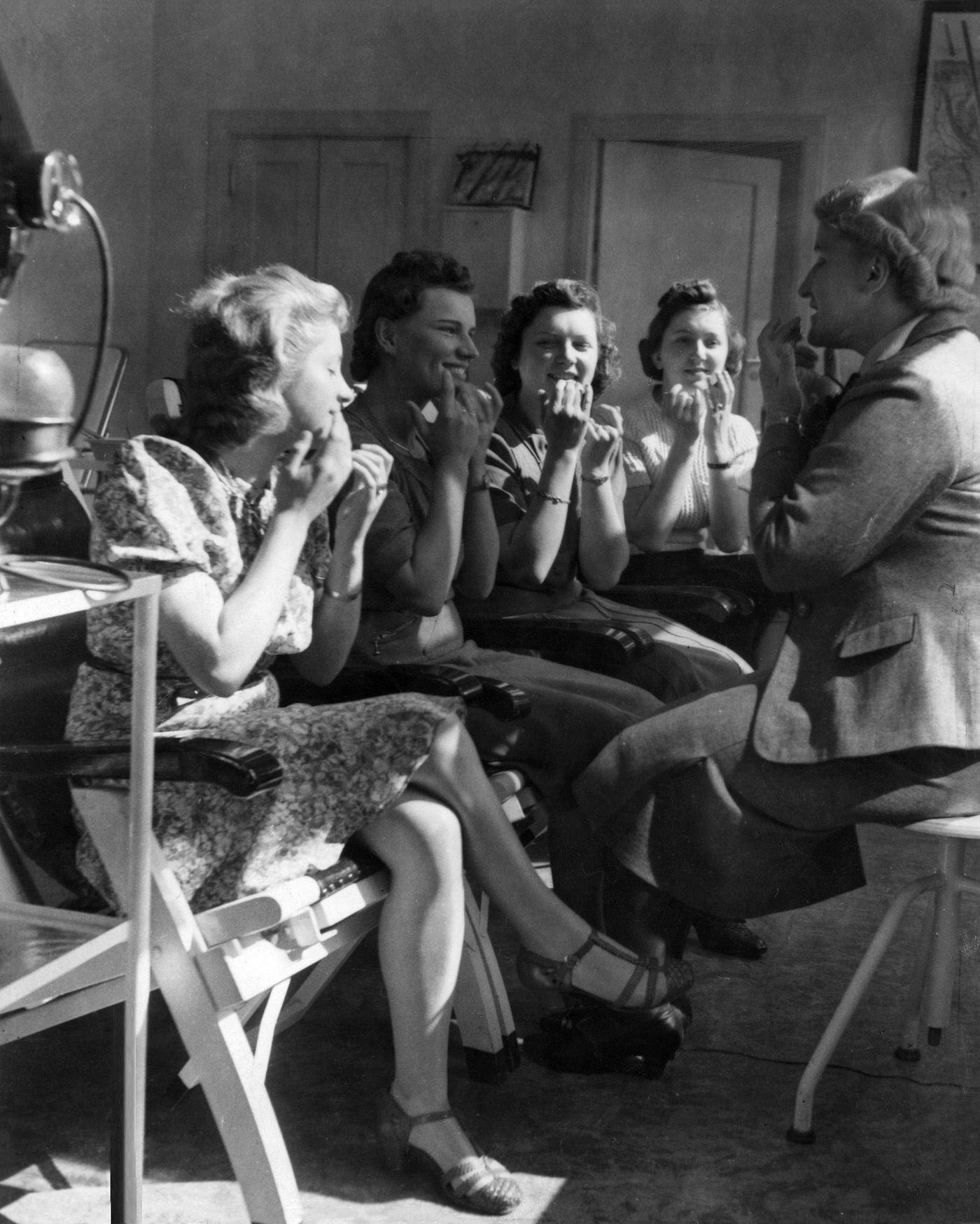 #74 Kanufreunde Biebrich (Hessen-Nassau) wins the HJ water games in Berlin-Grünau, September 1940.