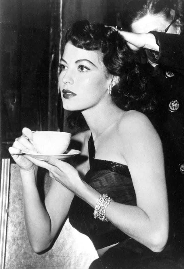 The Role That Changed Everything: Ava Gardner’s Breathtaking Performance in ‘The Killers’, 1946 Movi