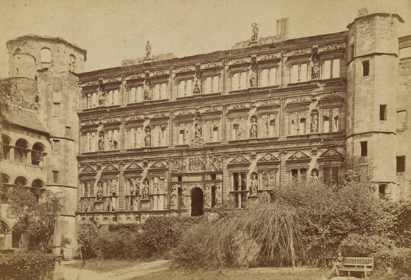 #33 Three-storey palace, Heidelberg, by Eduard Lange, 1875.