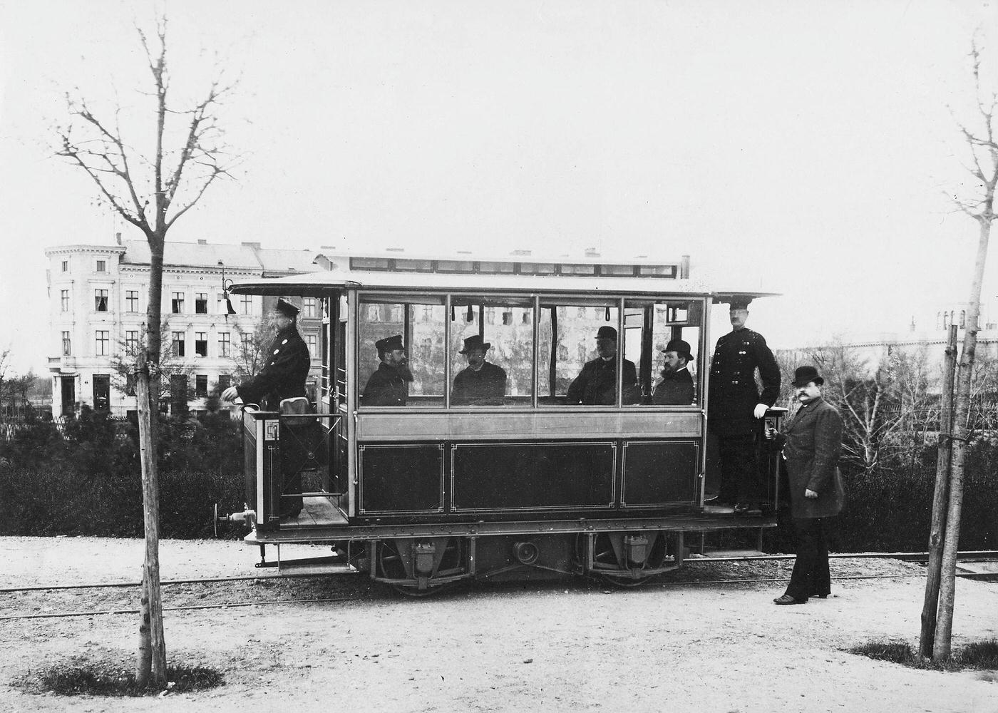 #69 First electric tram, Siemens & Halske, Lichterfelde, Berlin, 1881.