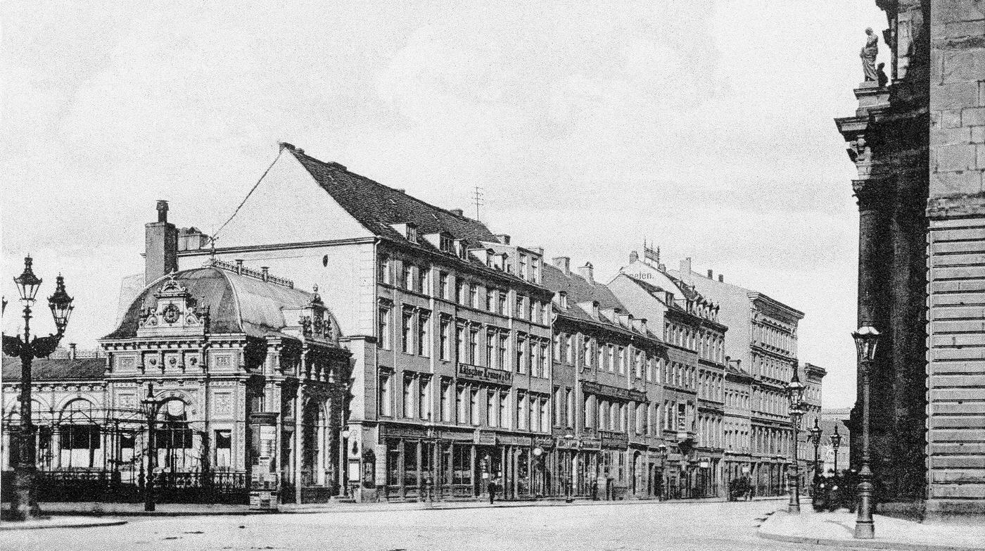 #85 Berlin: Schlossfreiheit vom Schlossplatz, Cafe Helms demolished in 1893, postcard.