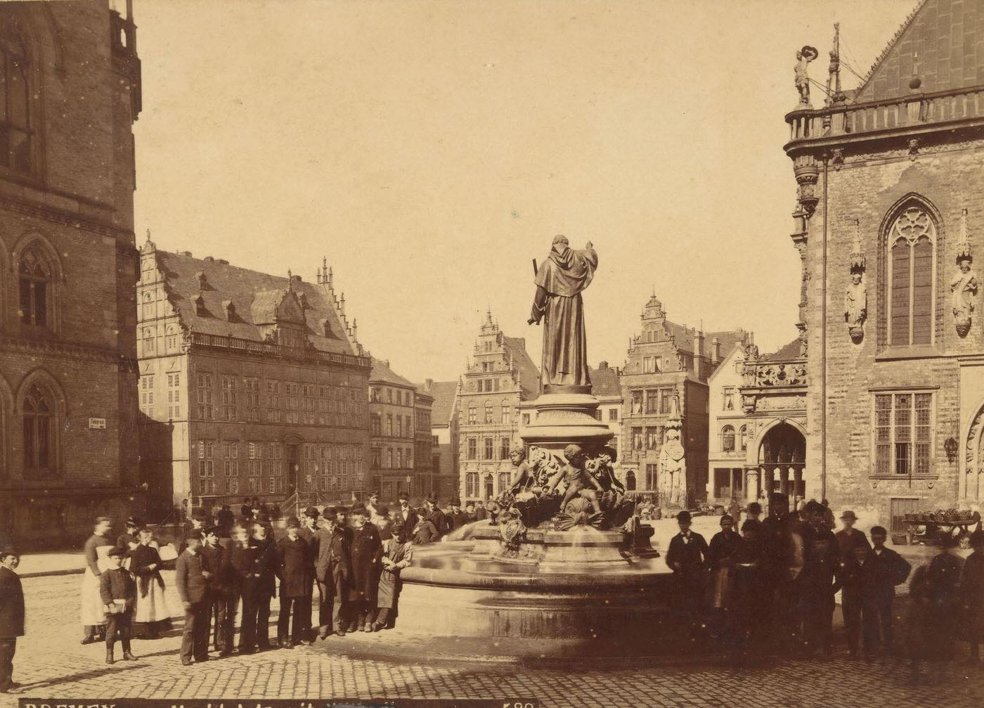 #94 View of Bremer Marktplatz with historical figures, Louis Koch, 1880