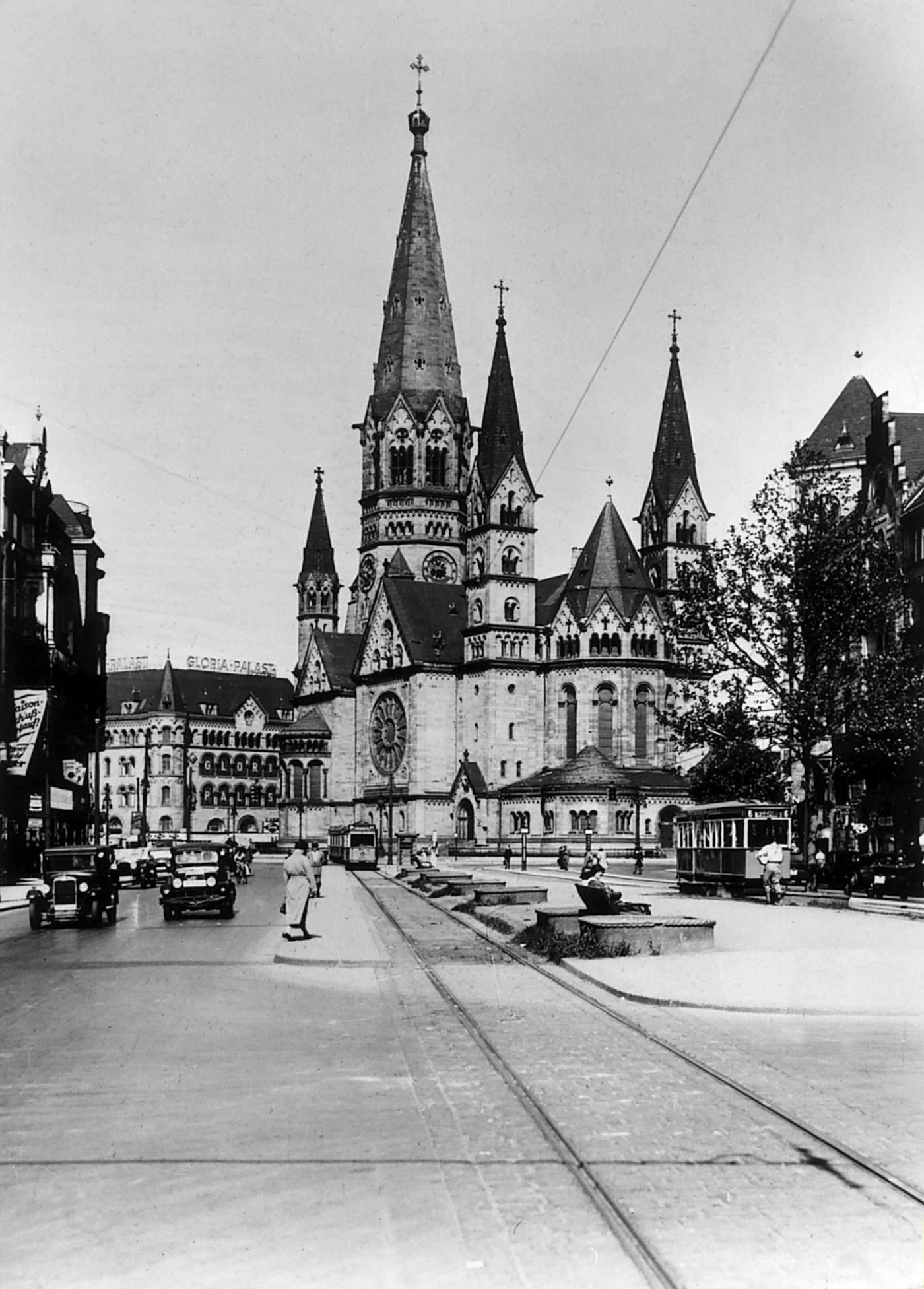 #12 Berlin Gedächtniskirche, Blick aus der Tauentzienstrasse, 1891-1895