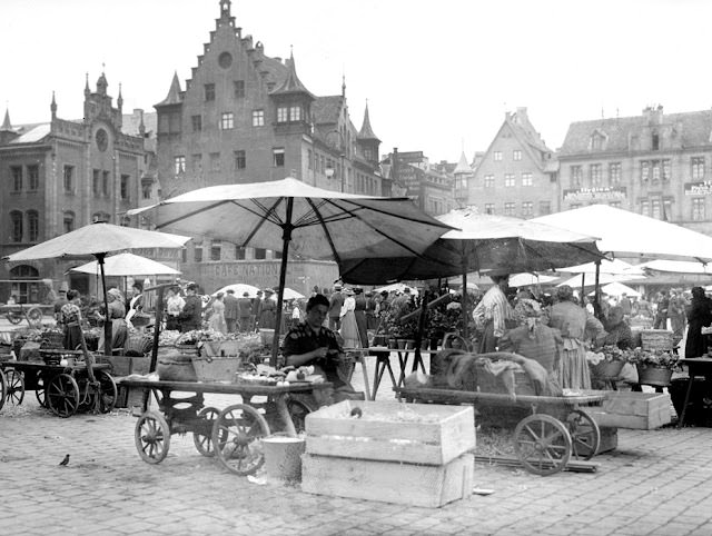 #4 At a market in Nürnberg, 1904