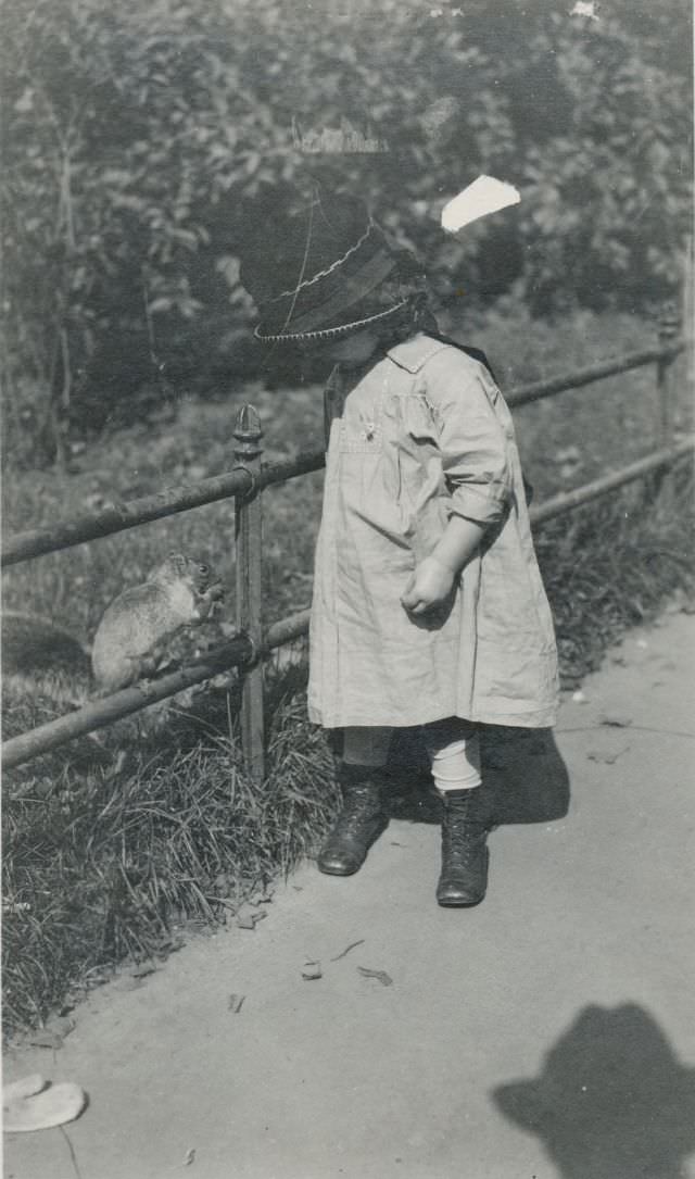 #3 Close encounter, circa 1910s