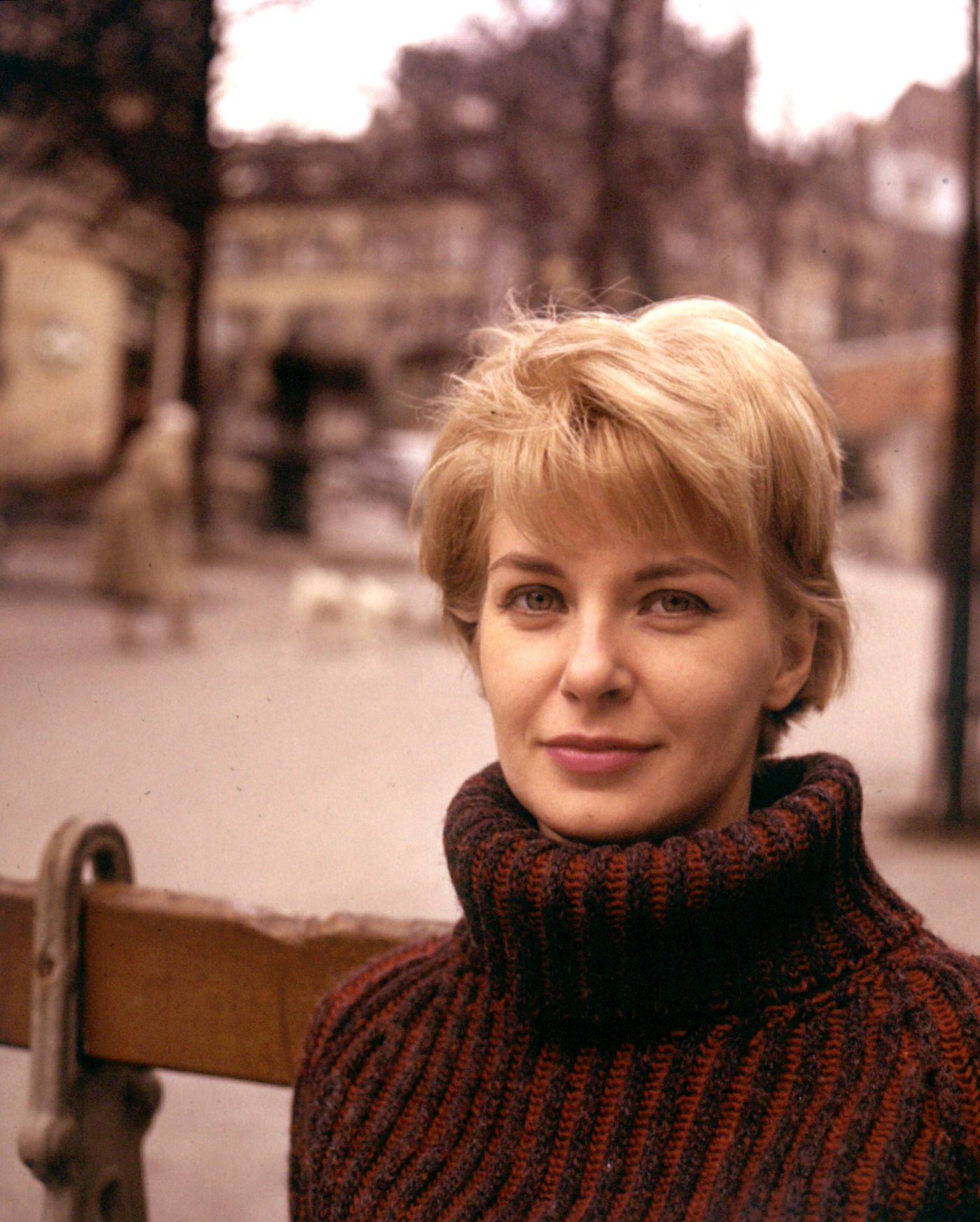 #104 Joanne Woodward in Paris while shooting “Paris Blues,” 1960.
