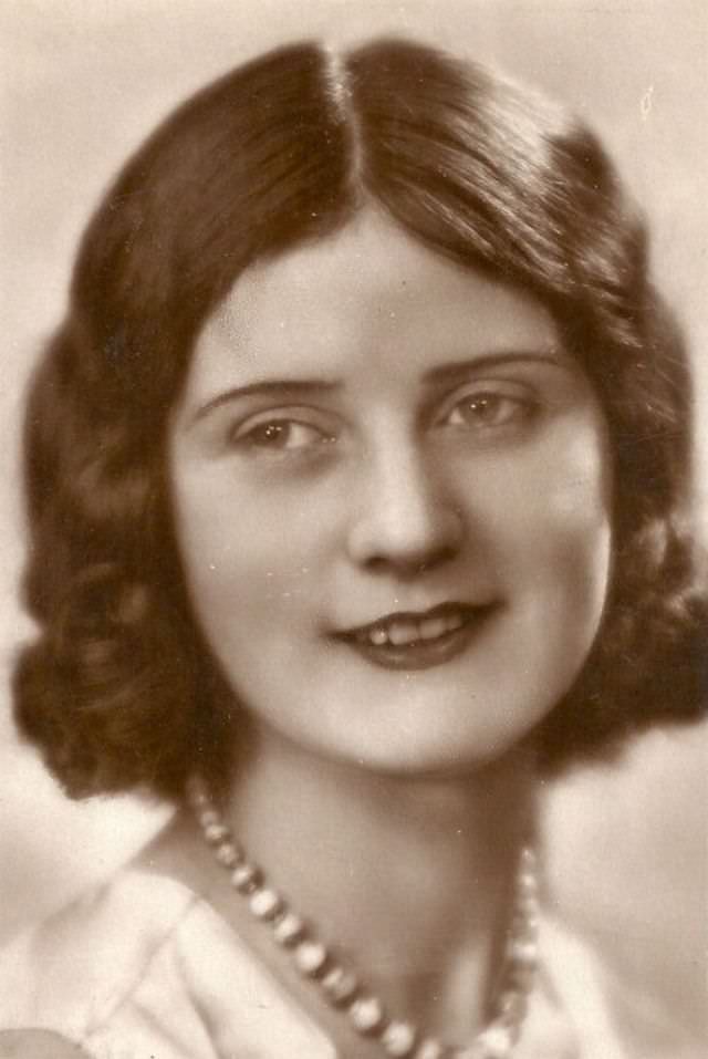 #11 Miss Ireland Vera Curran