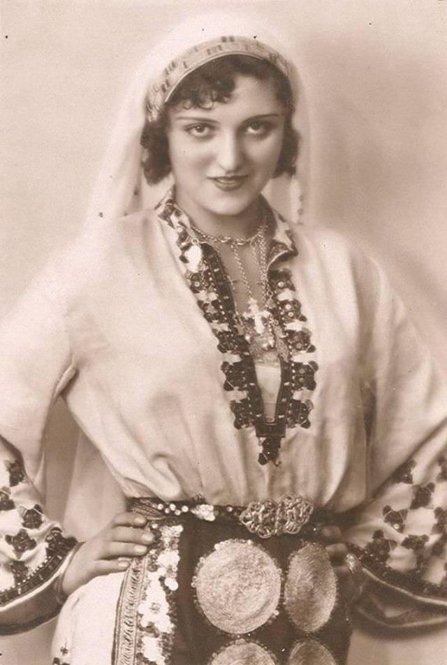 #4 Miss Bulgaria Kunqu Christus Chobanov-Nedev