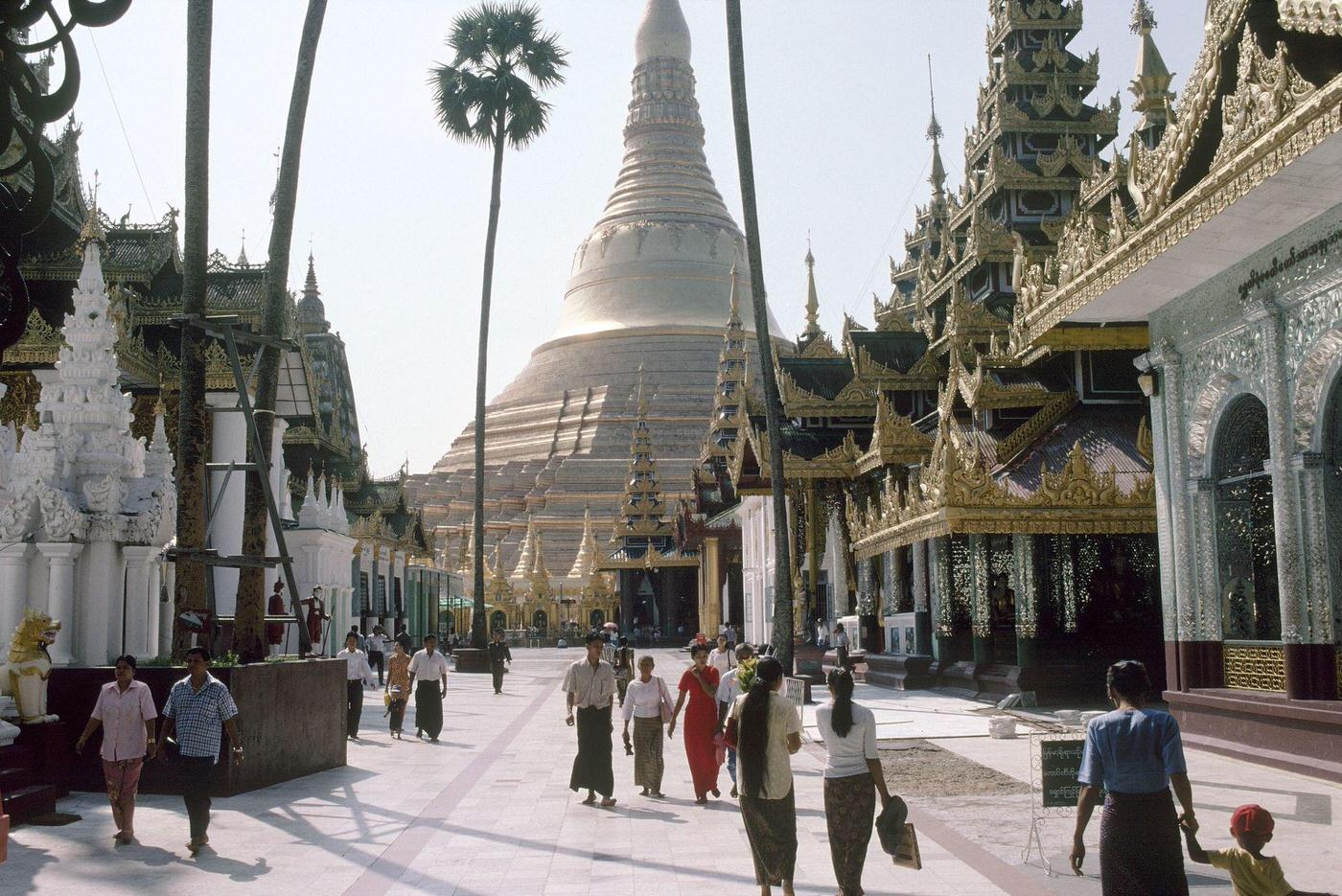 #56 Yangon, Myanmar – Shwe Dagon Paya, Rangoon, 1980s