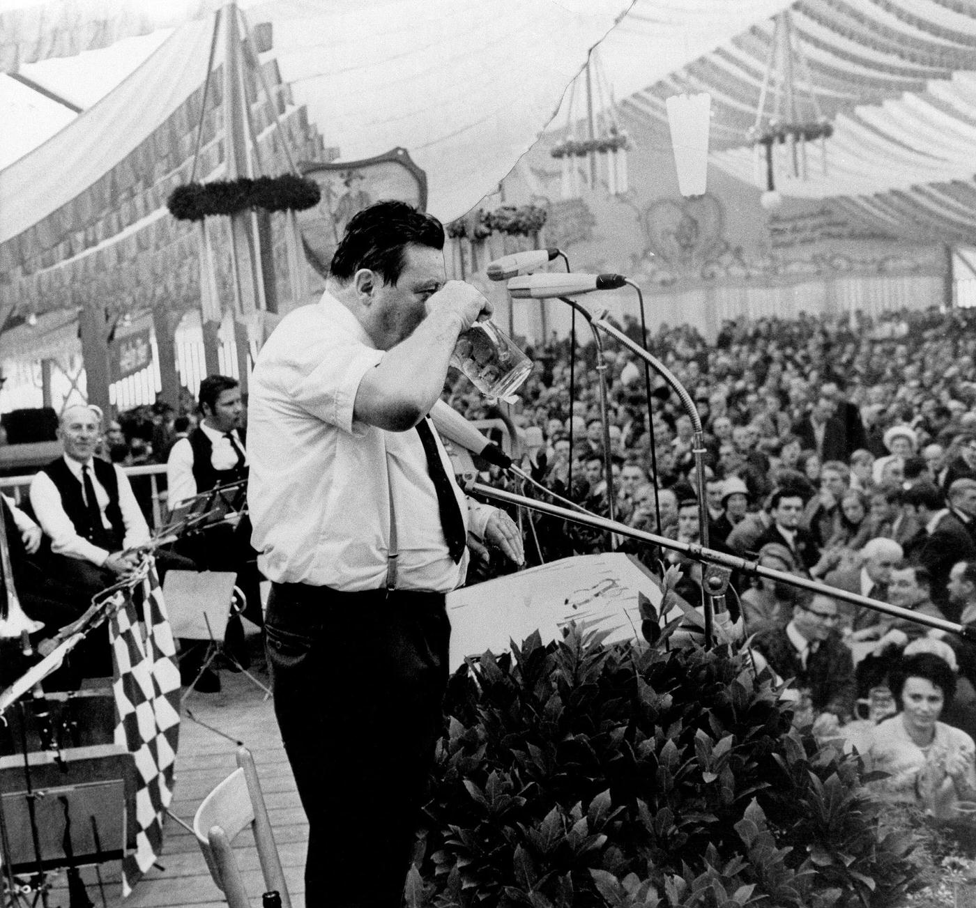 #66 Franz Josef Strauss at Oktoberfest speech, 1969.