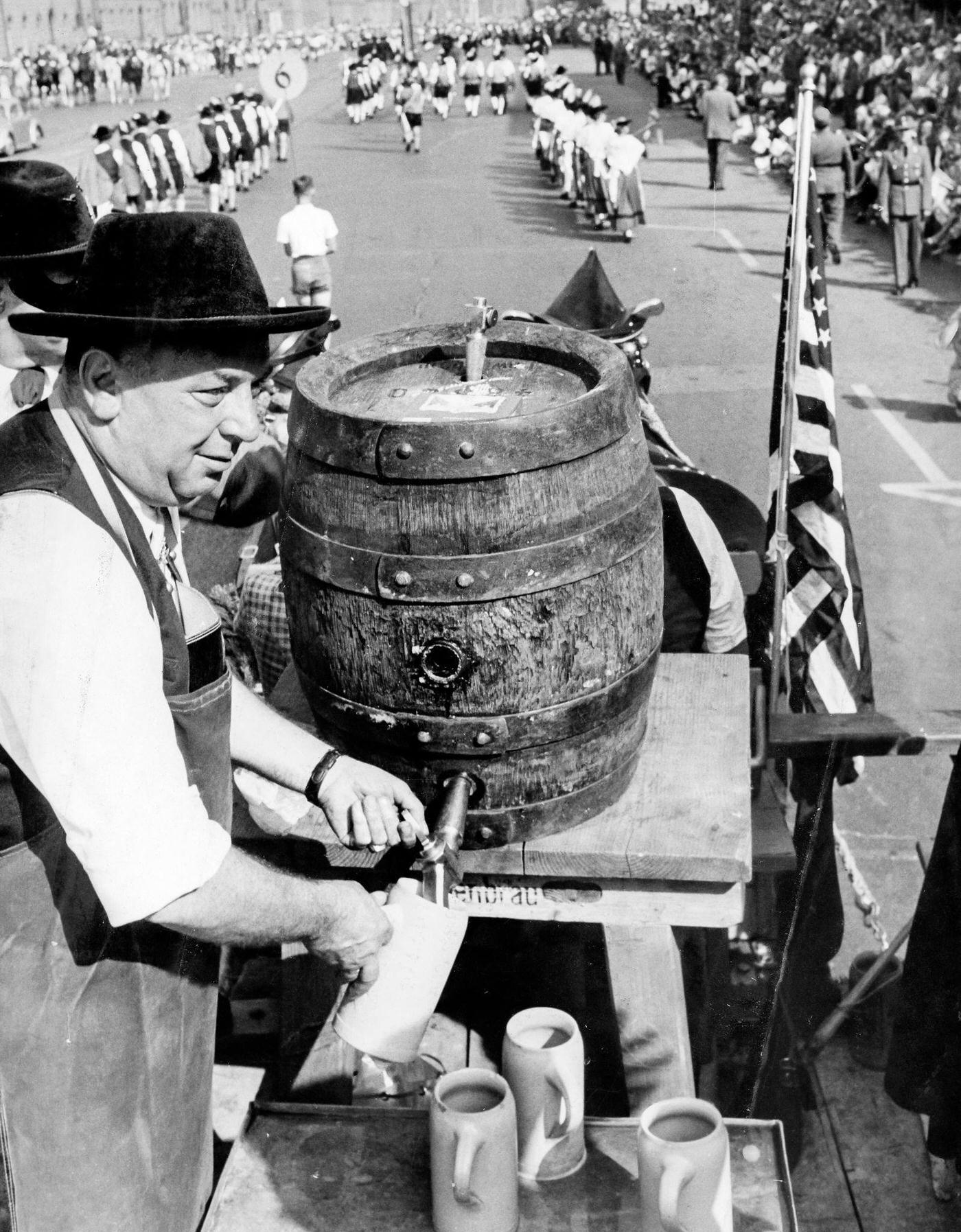 #73 Hans-Jochen Vogel during Oktoberfest. Munich. 1961.