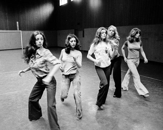 Discover Pan’s People: The Dance Phenomenon of the ’70s British TV – Dive into Exclusive, Vintage Photos