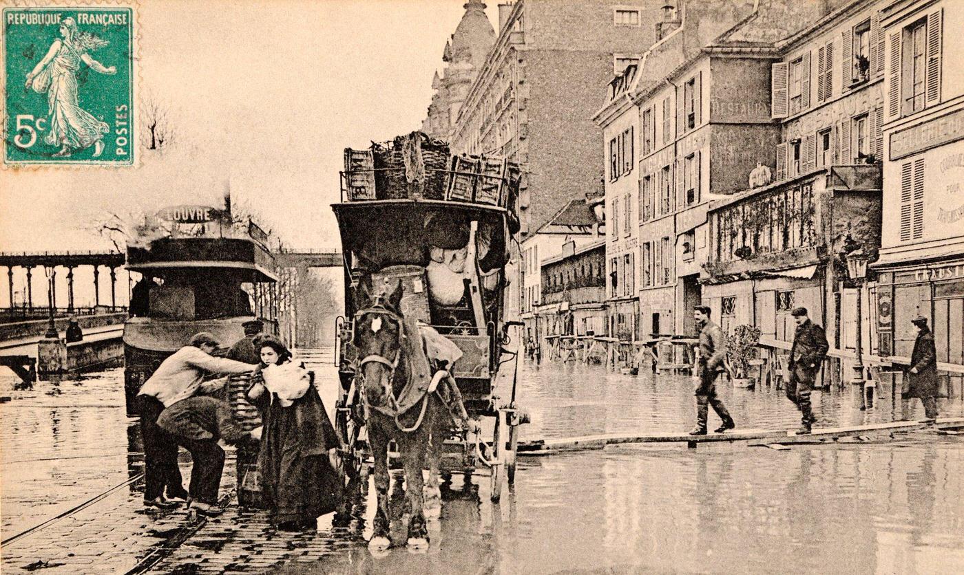 #20 Vintage French postcard: devastation caused by Seine River flooding at Quai de Passy, Paris, circa January 1910.