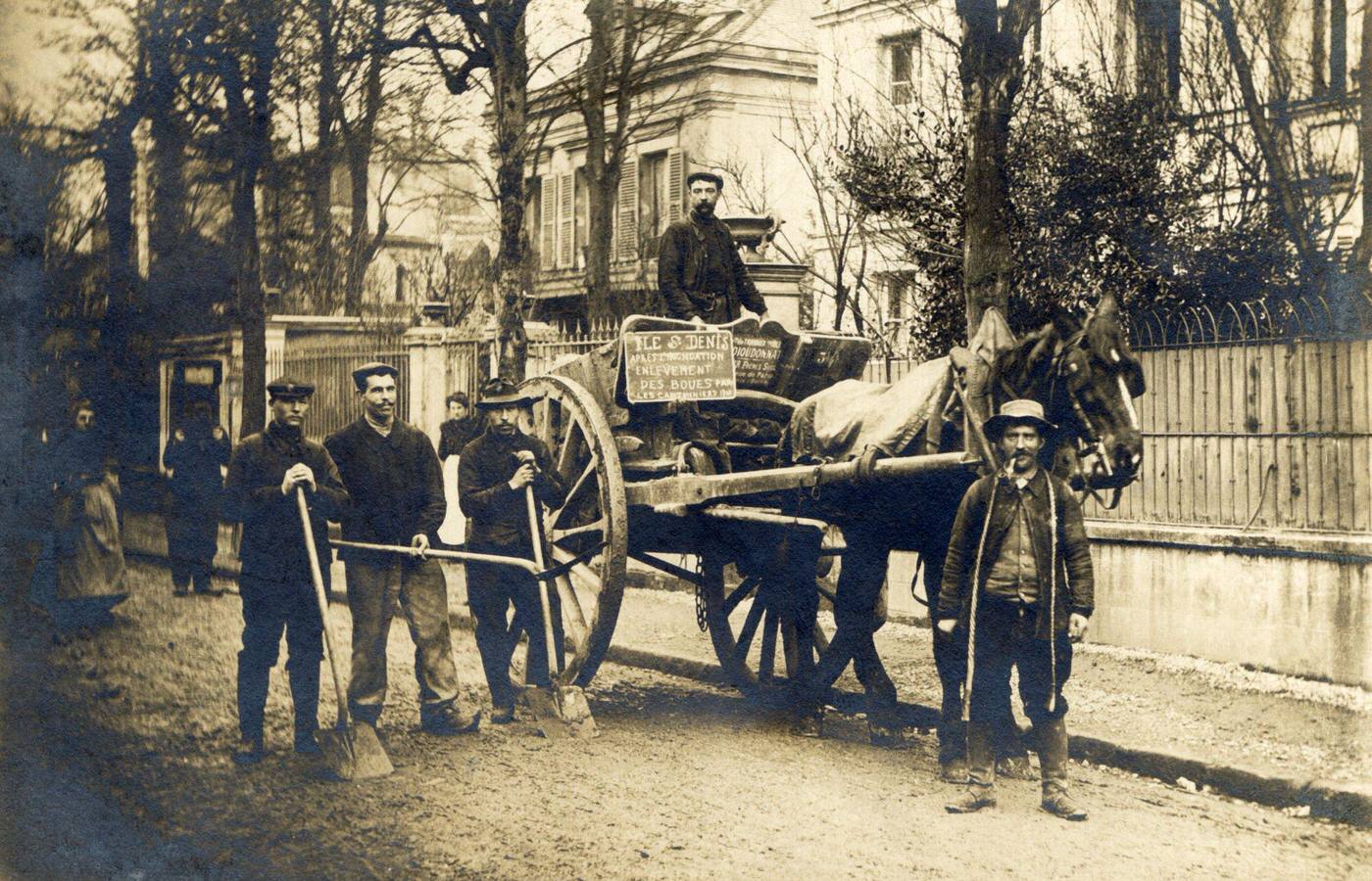 #21 Vintage French postcard: flood clean-up crew in L’Ile Saint-Denis, north of Paris, circa 1910.