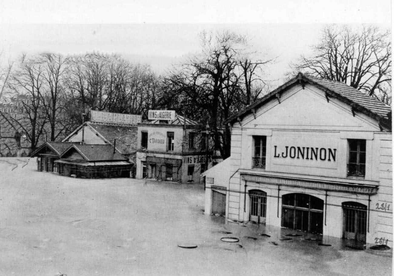 #69 Entrepôt de Bercy during the Great Flood of Paris, 1910.