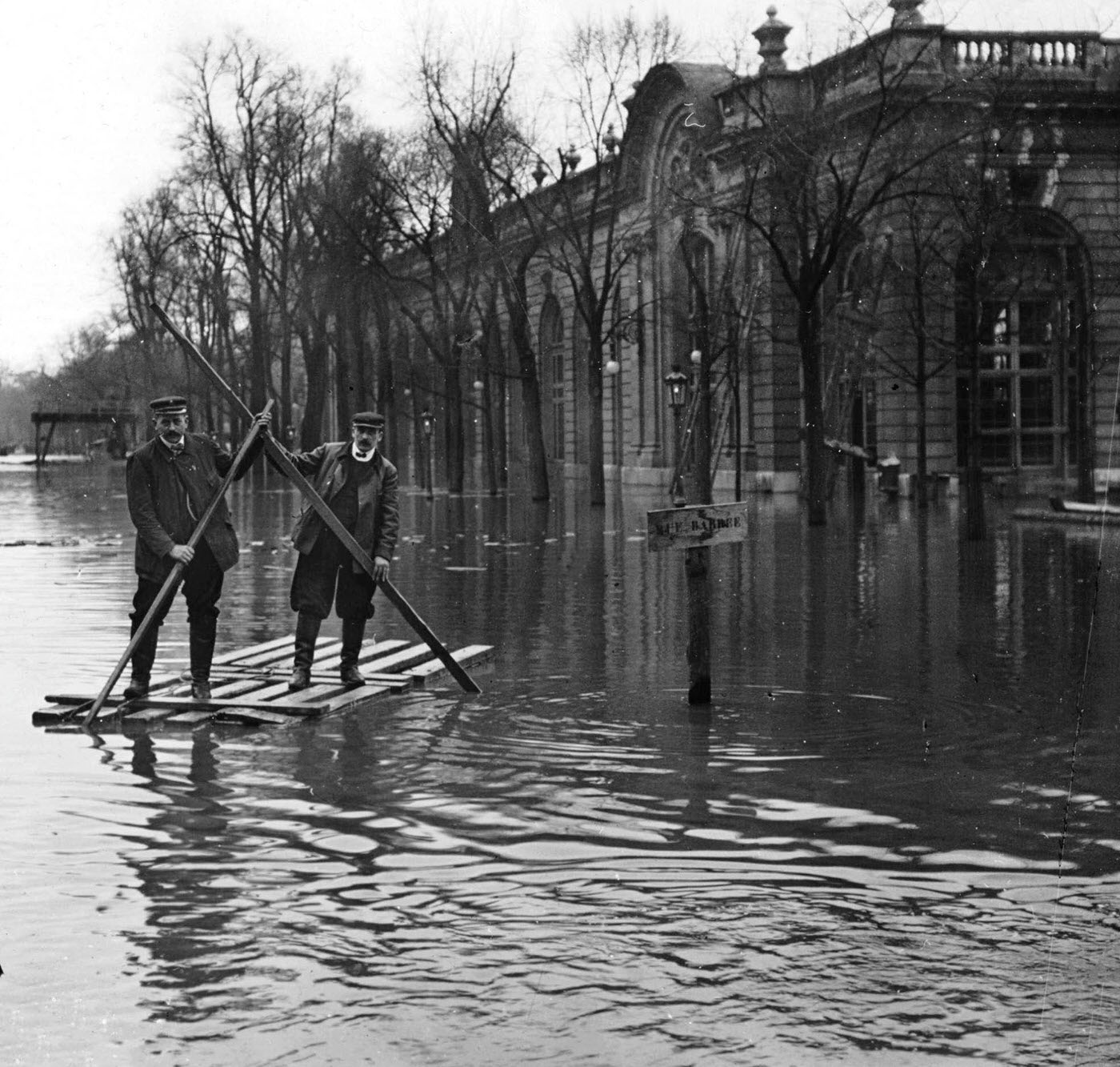 #8 Flood in Paris after rise in Seine river, 1910.