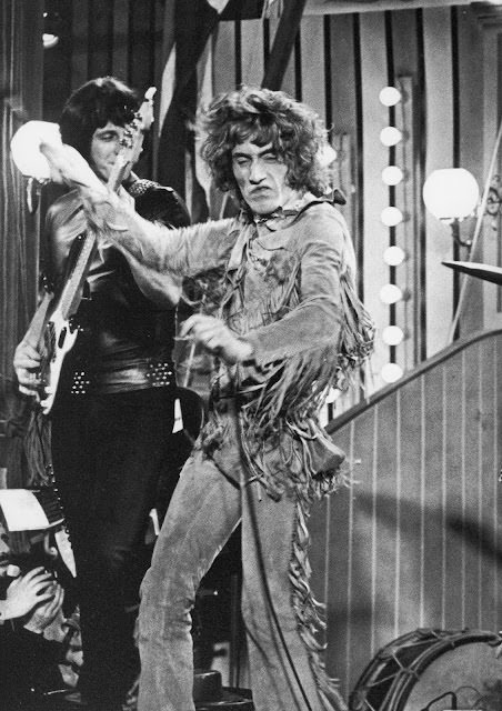 A Nostalgic Dive into the photos from The Rolling Stones Rock N’ Roll Circus Music