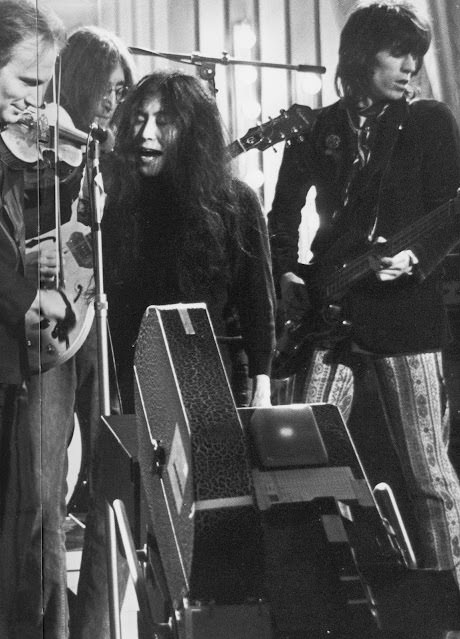 A Nostalgic Dive into the photos from The Rolling Stones Rock N’ Roll Circus Music