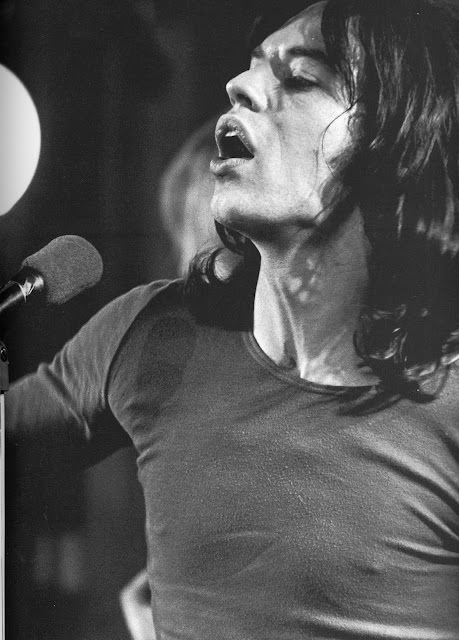 A Nostalgic Dive into the photos from The Rolling Stones Rock N’ Roll Circus Music