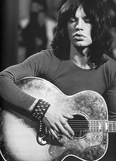 A Nostalgic Dive into the photos from The Rolling Stones Rock N’ Roll Circus Music