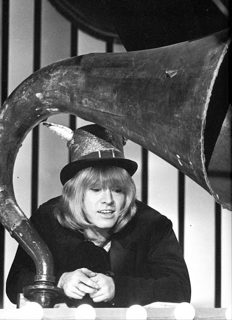 A Nostalgic Dive into the photos from The Rolling Stones Rock N’ Roll Circus Music